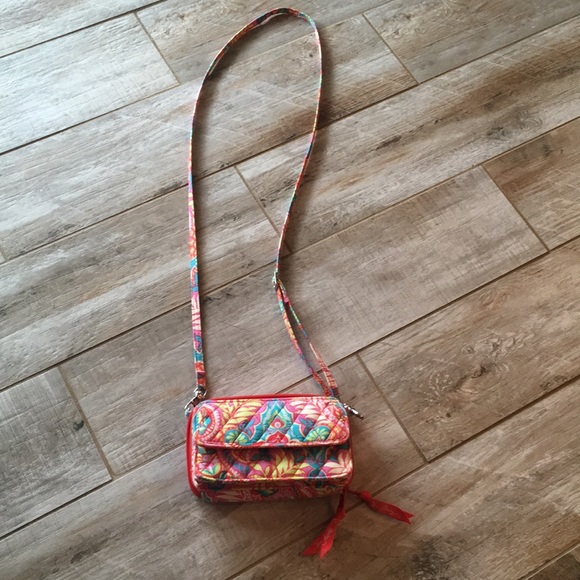 Vera Bradley Handbags - Vera Bradley Crossbody
